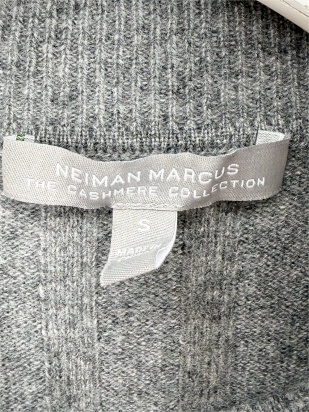 Neiman Marcus Cashmere Collection Cashmere Ribbed Mock Neck Sweater - Picture 4 of 7